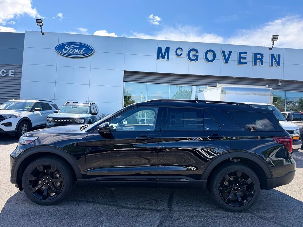 Used 2023 Ford Explorer ST-Line w/ Class IV Trailer Tow Package AWD/4WD image 5