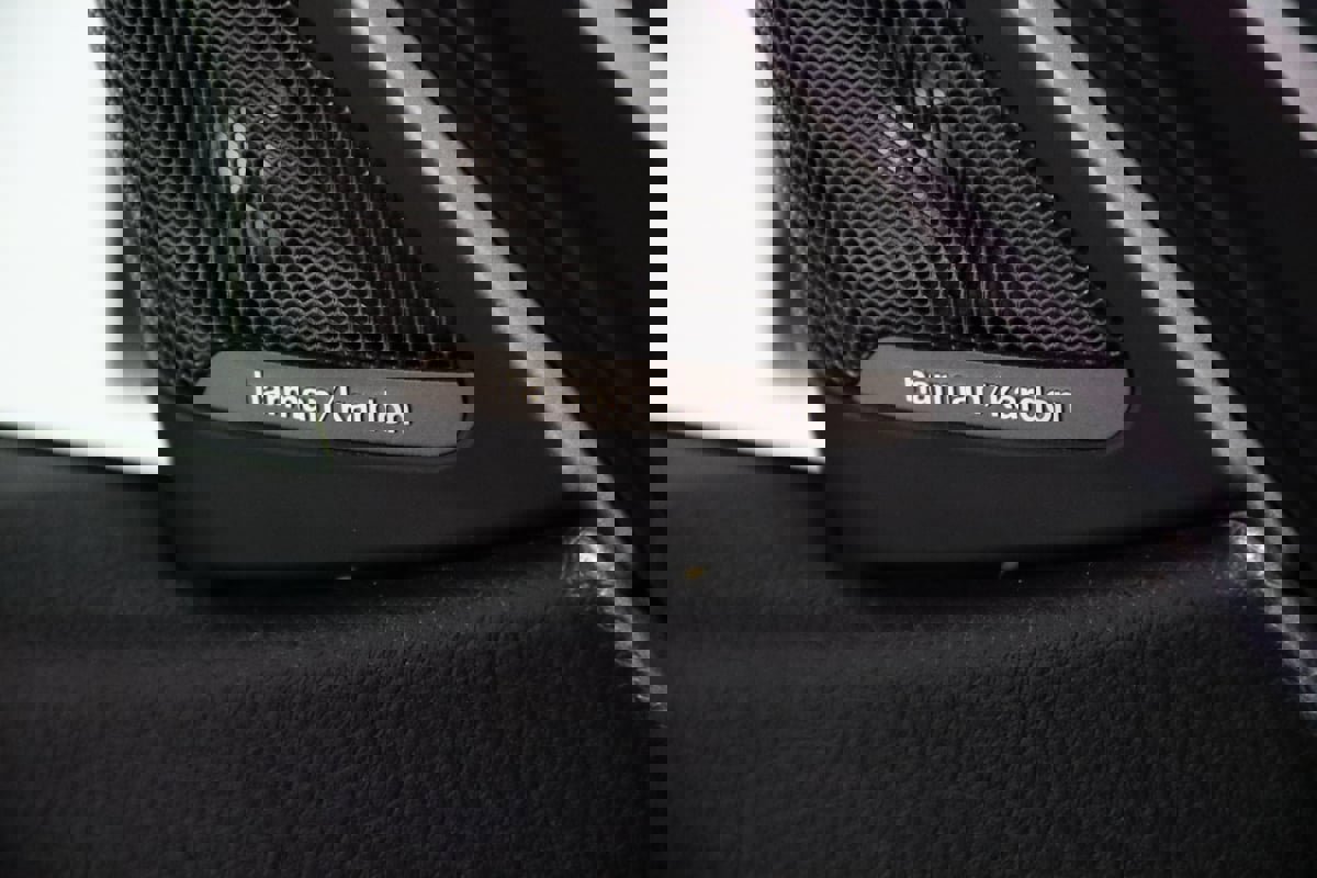 Used 2018 BMW M4 Convertible image 25