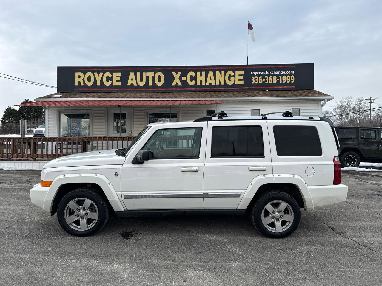 Used 2006 Jeep Commander Limited w/ Trailer Tow Group IV image 4