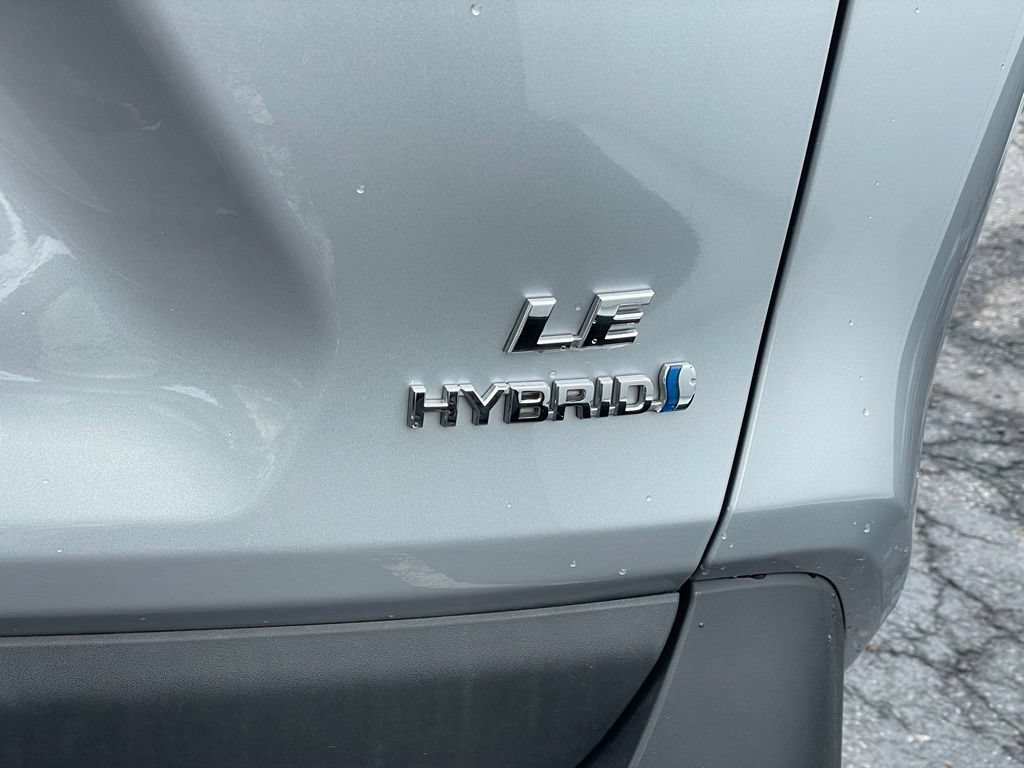 Used 2019 Toyota RAV4 LE w/ Carpet Mat Package AWD/4WD image 25