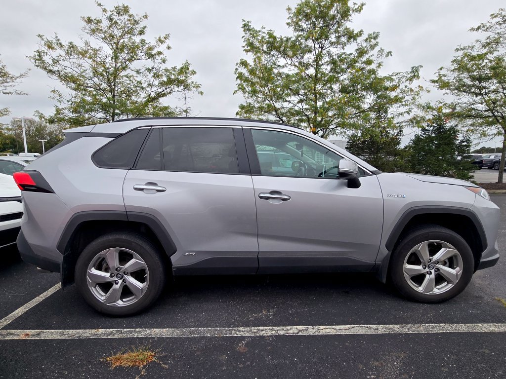 Used 2019 Toyota RAV4 Limited w/ Carpet Mat Package AWD/4WD image 9