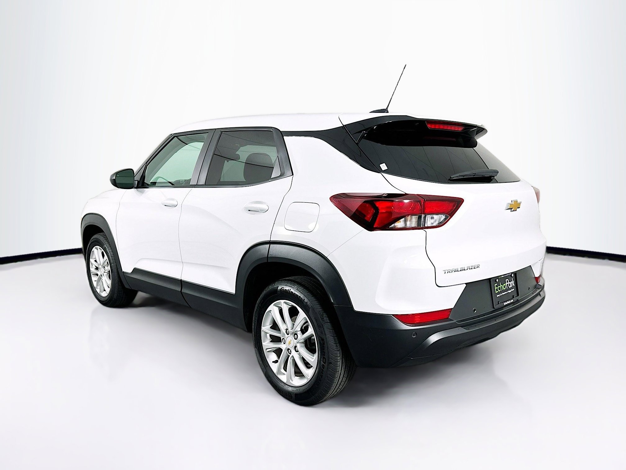 Used 2025 Chevrolet TrailBlazer LS w/ LS Convenience Package image 5