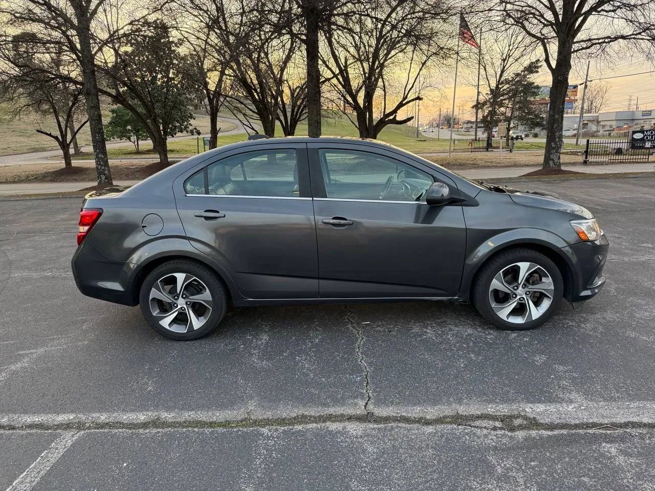 Used 2019 Chevrolet Sonic Premier FWD image 4