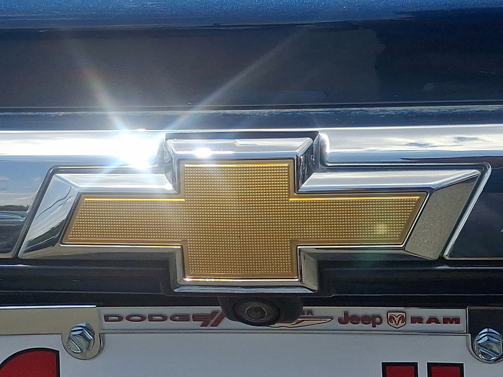 Used 2023 Chevrolet Traverse LT image 17