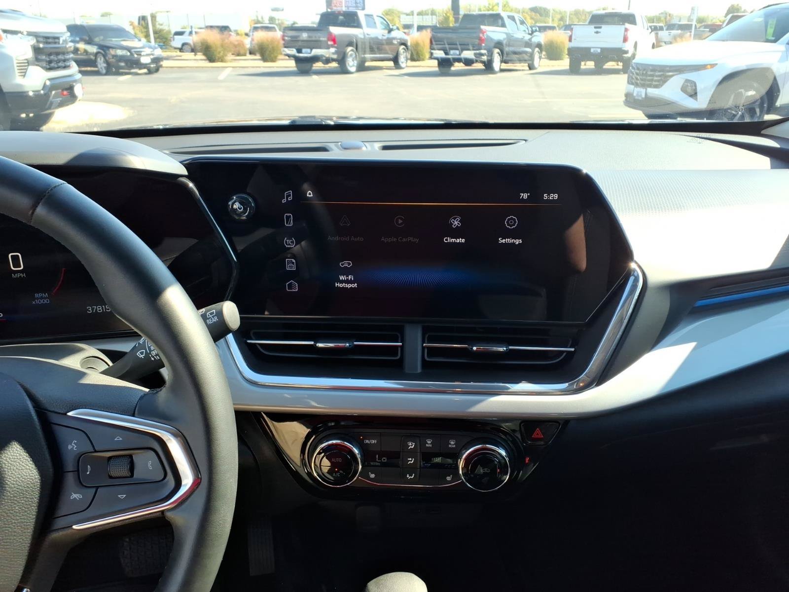 Used 2024 Chevrolet Trax LT w/ Driver Confidence Package FWD image 10