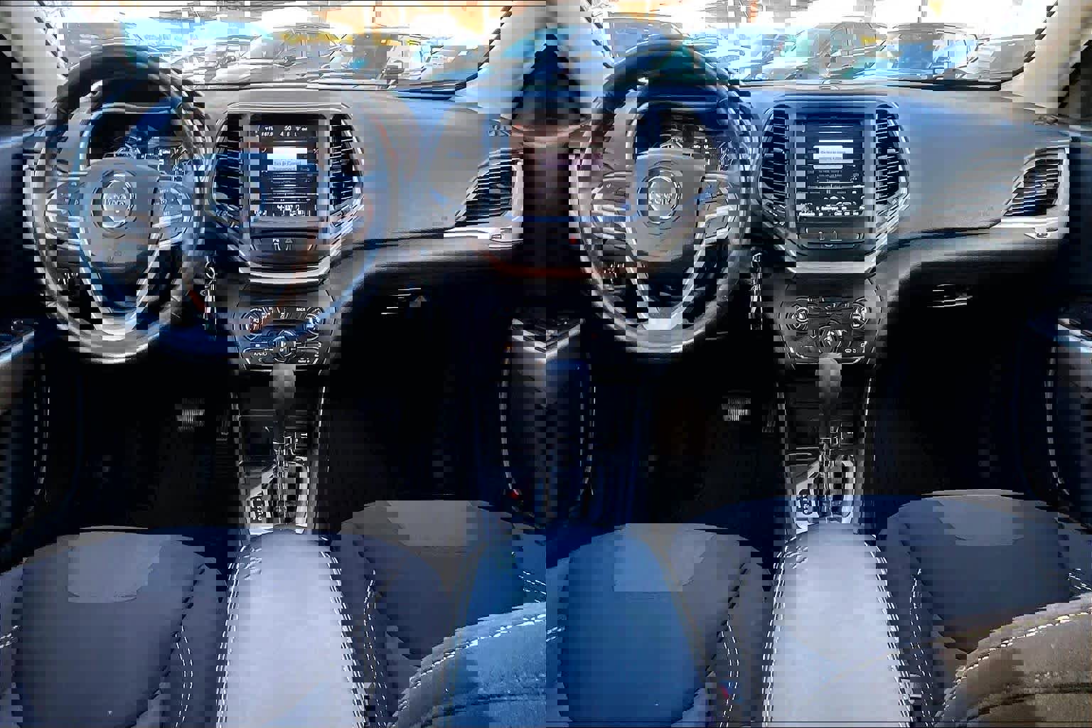 Used 2017 Jeep Cherokee Latitude w/ Safety/Convenience Group image 14