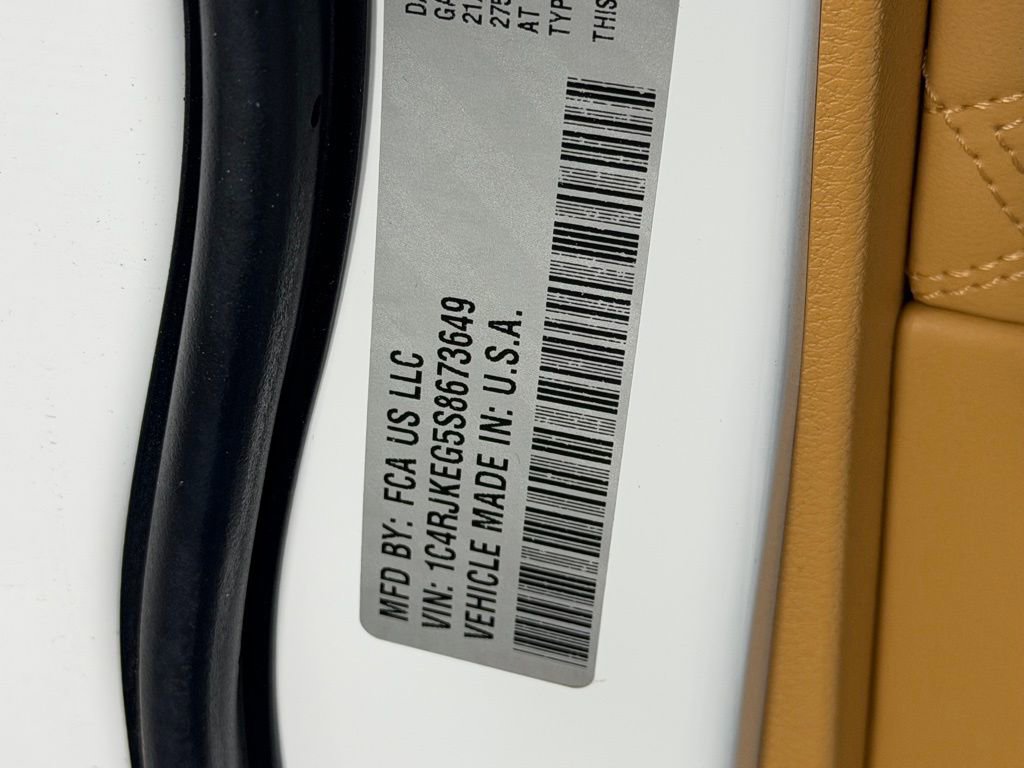 Certified 2025 Jeep Grand Cherokee L Summit AWD/4WD image 37