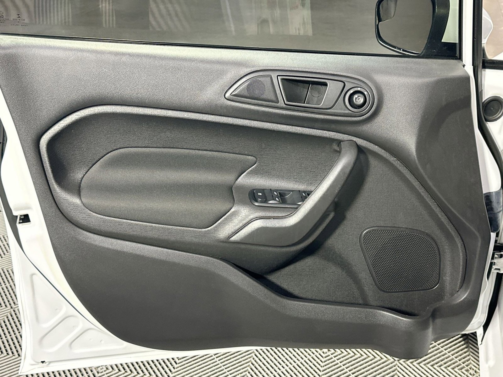 Used 2019 Ford Fiesta SE image 15