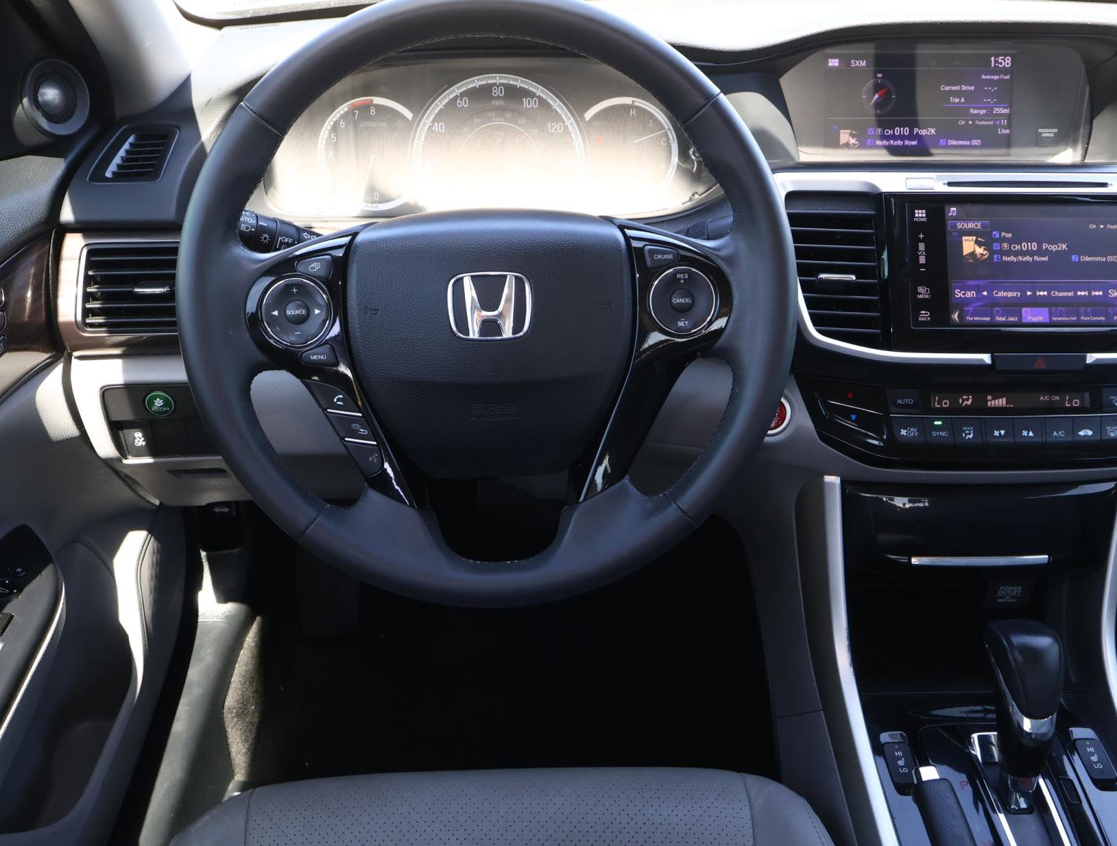 Used 2017 Honda Accord EX-L image 7