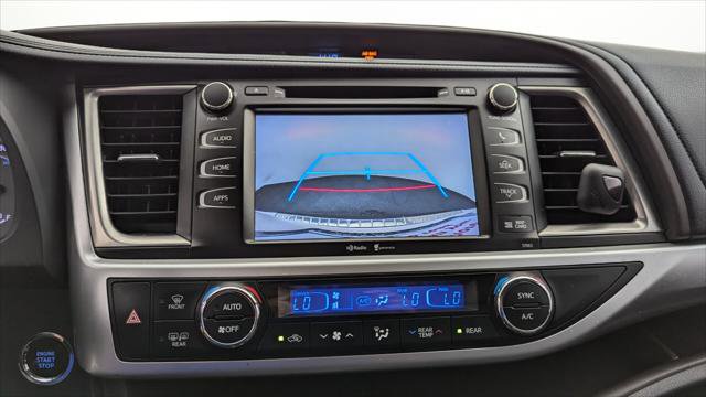 Used 2015 Toyota Highlander XLE image 24