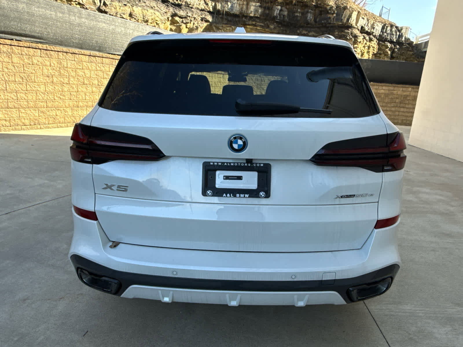 New 2026 BMW X5 xDrive50e w/ M Sport Package AWD/4WD image 4