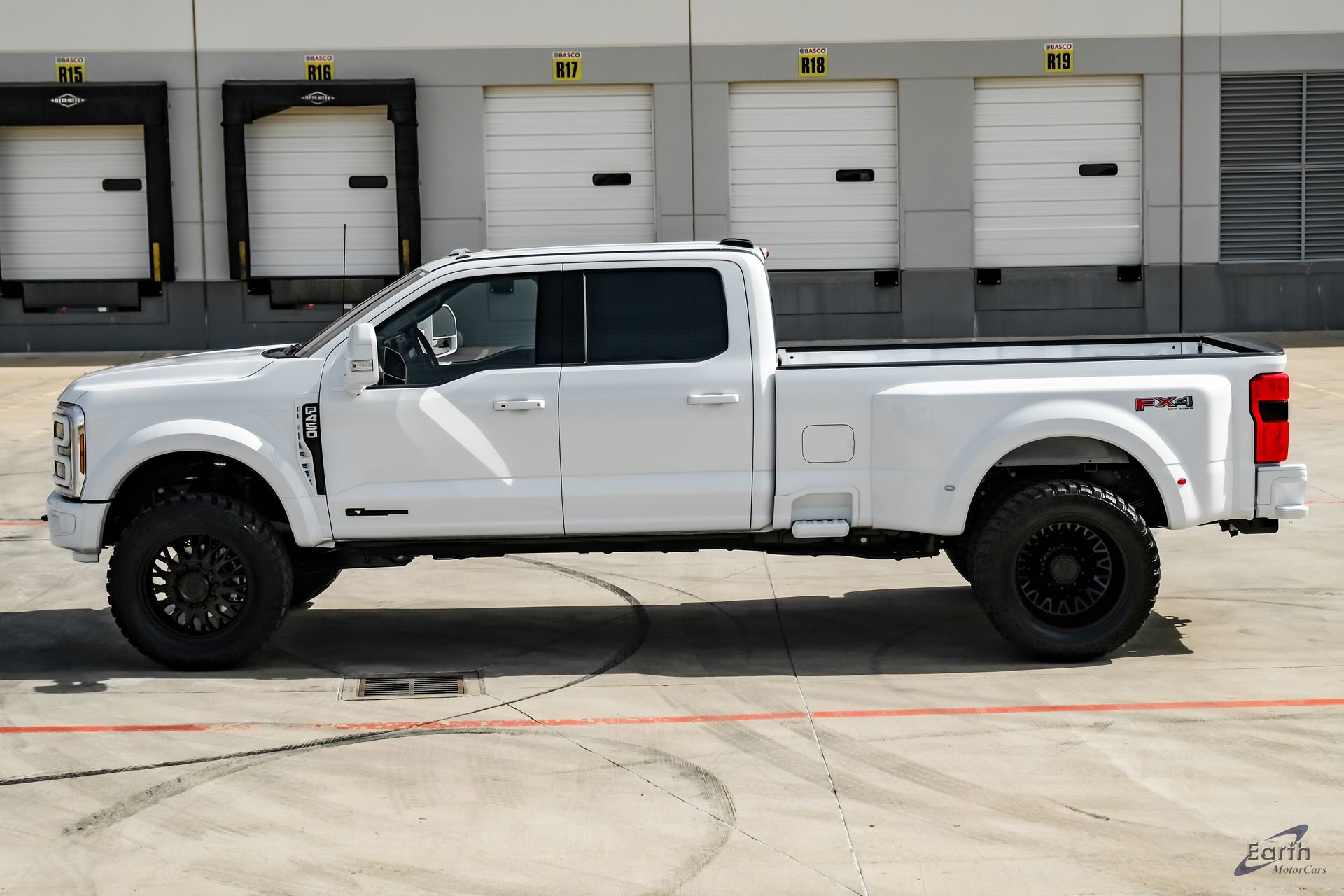 Used 2026 Ford F450 Lariat w/ FX4 Off-Road Package image 8