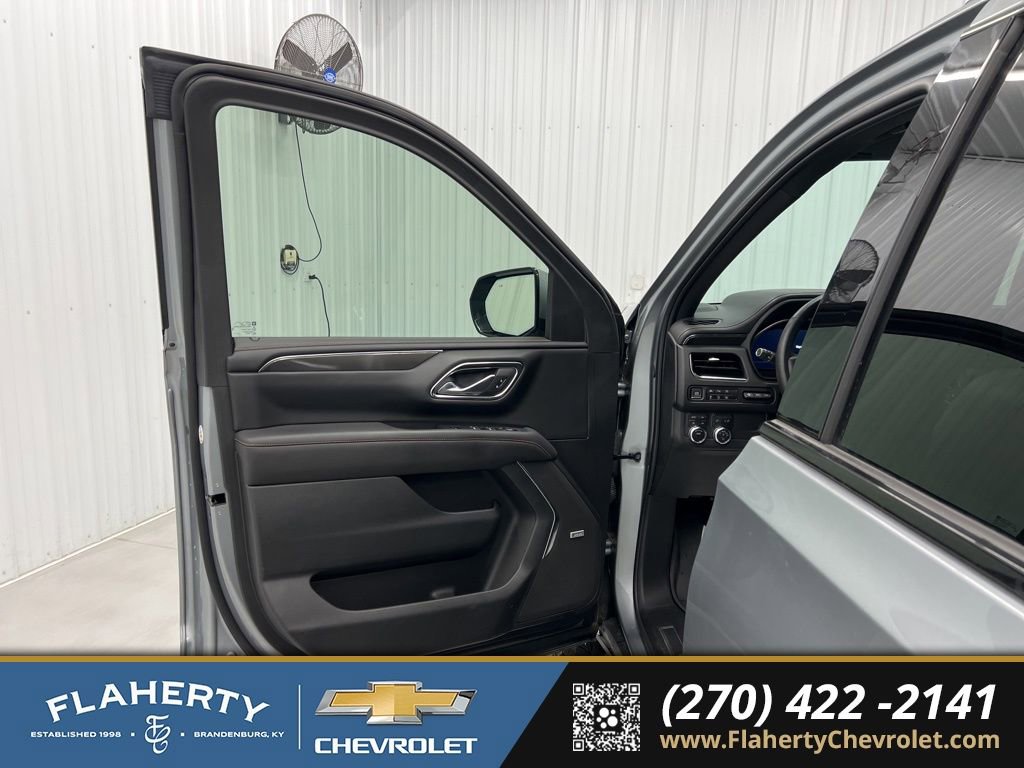 Used 2024 GMC Yukon XL AT4 w/ Technology Package image 8