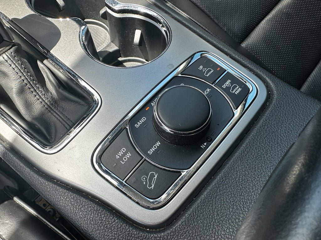 Used 2017 Jeep Grand Cherokee Summit AWD/4WD image 21