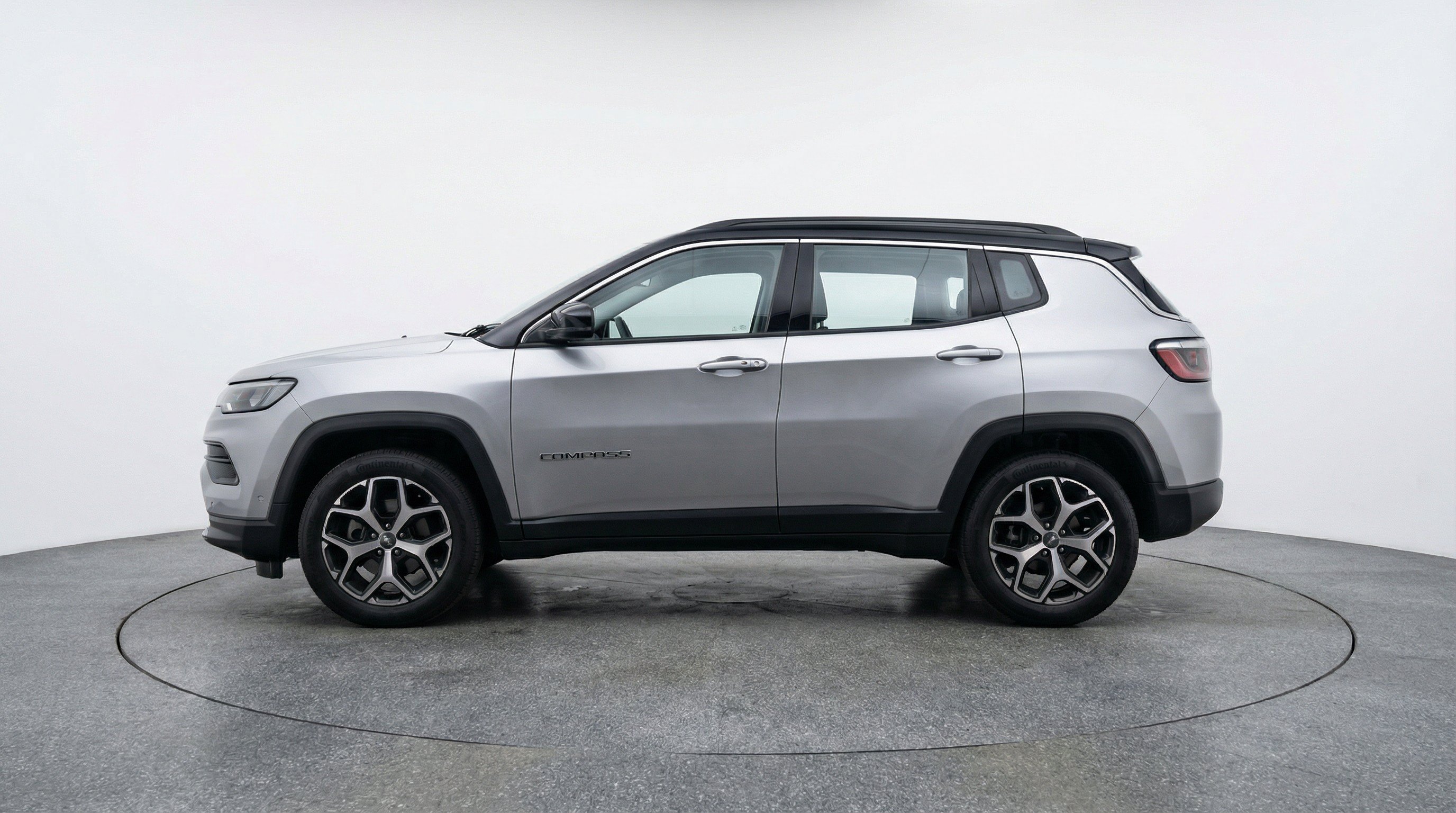 Used 2025 Jeep Compass Limited AWD/4WD image 5