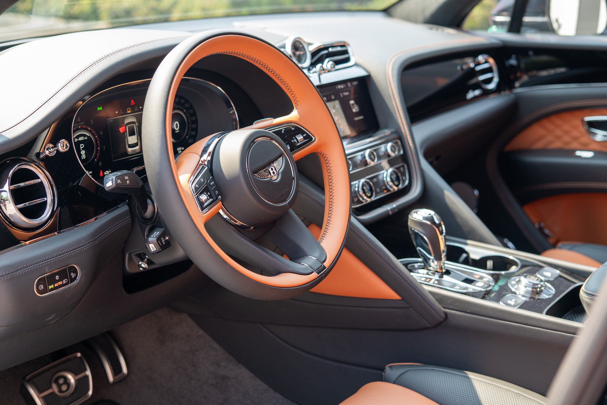 New 2026 Bentley Bentayga AWD/4WD image 14