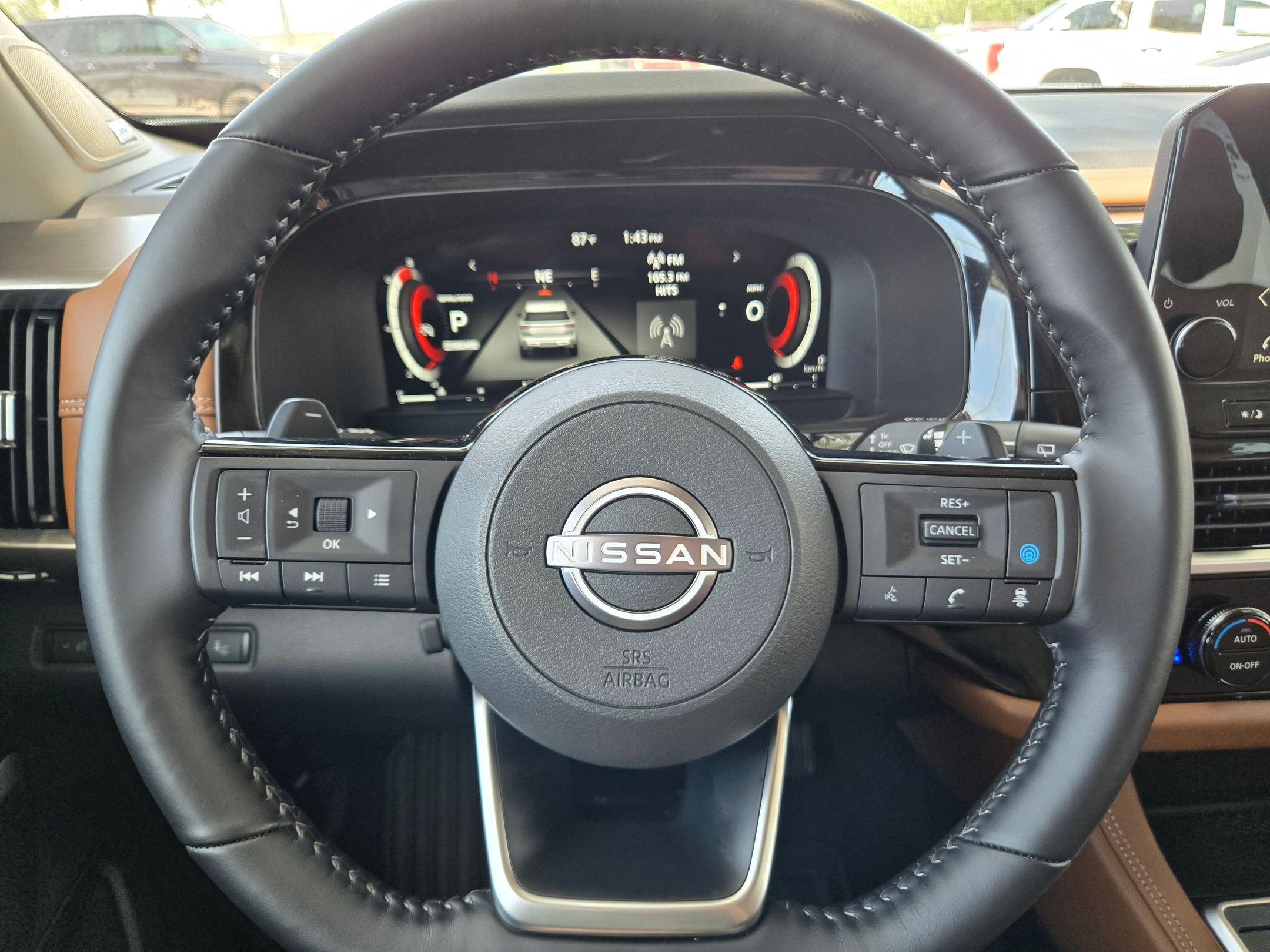 Used 2025 Nissan Pathfinder Platinum w/ Cargo Package FWD image 11