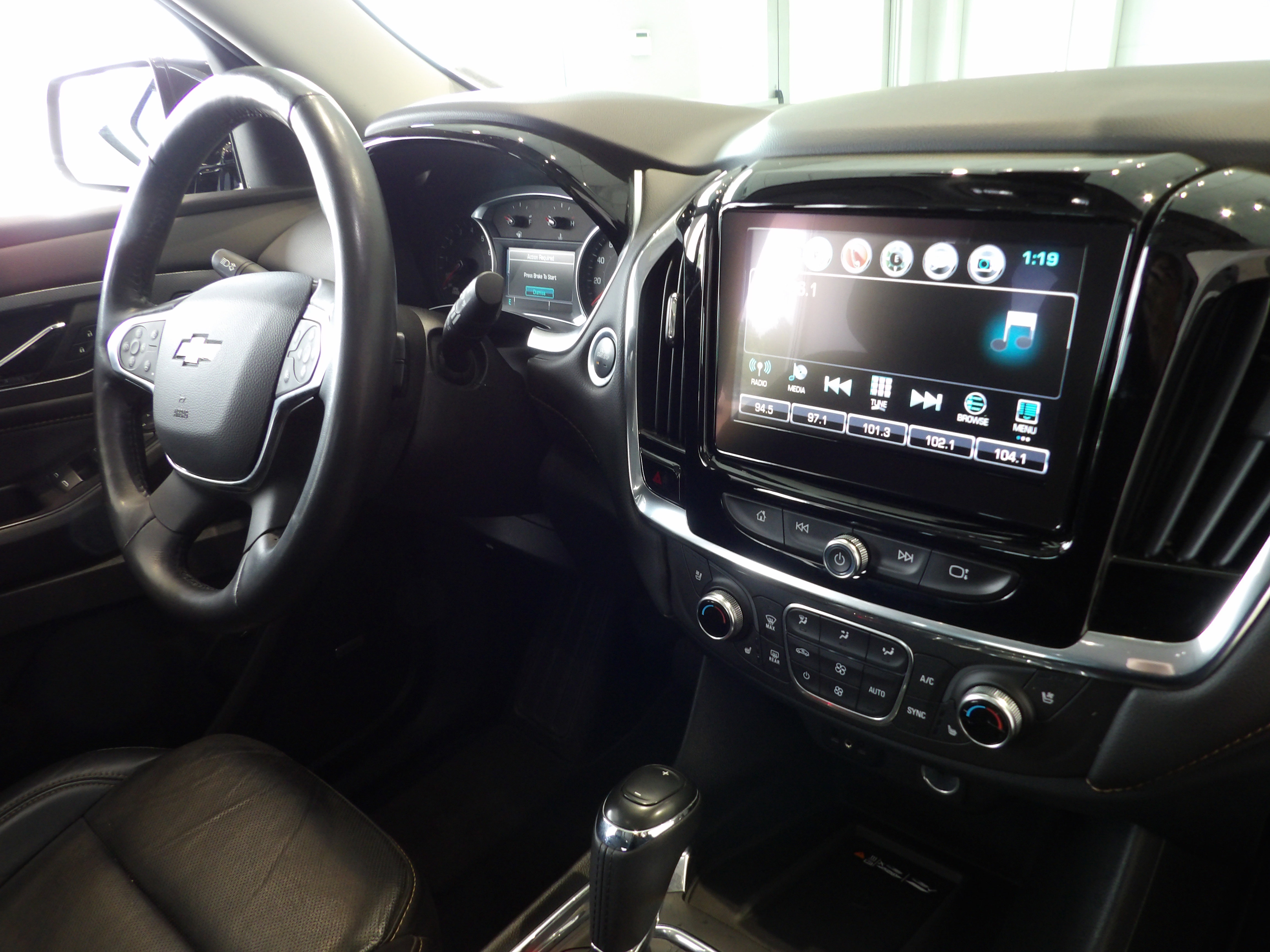 Used 2018 Chevrolet Traverse Premier AWD/4WD image 28