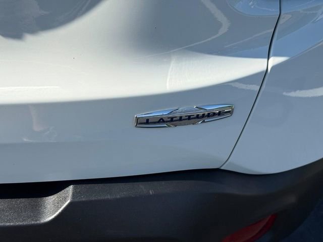 Used 2021 Jeep Renegade Latitude AWD/4WD image 5