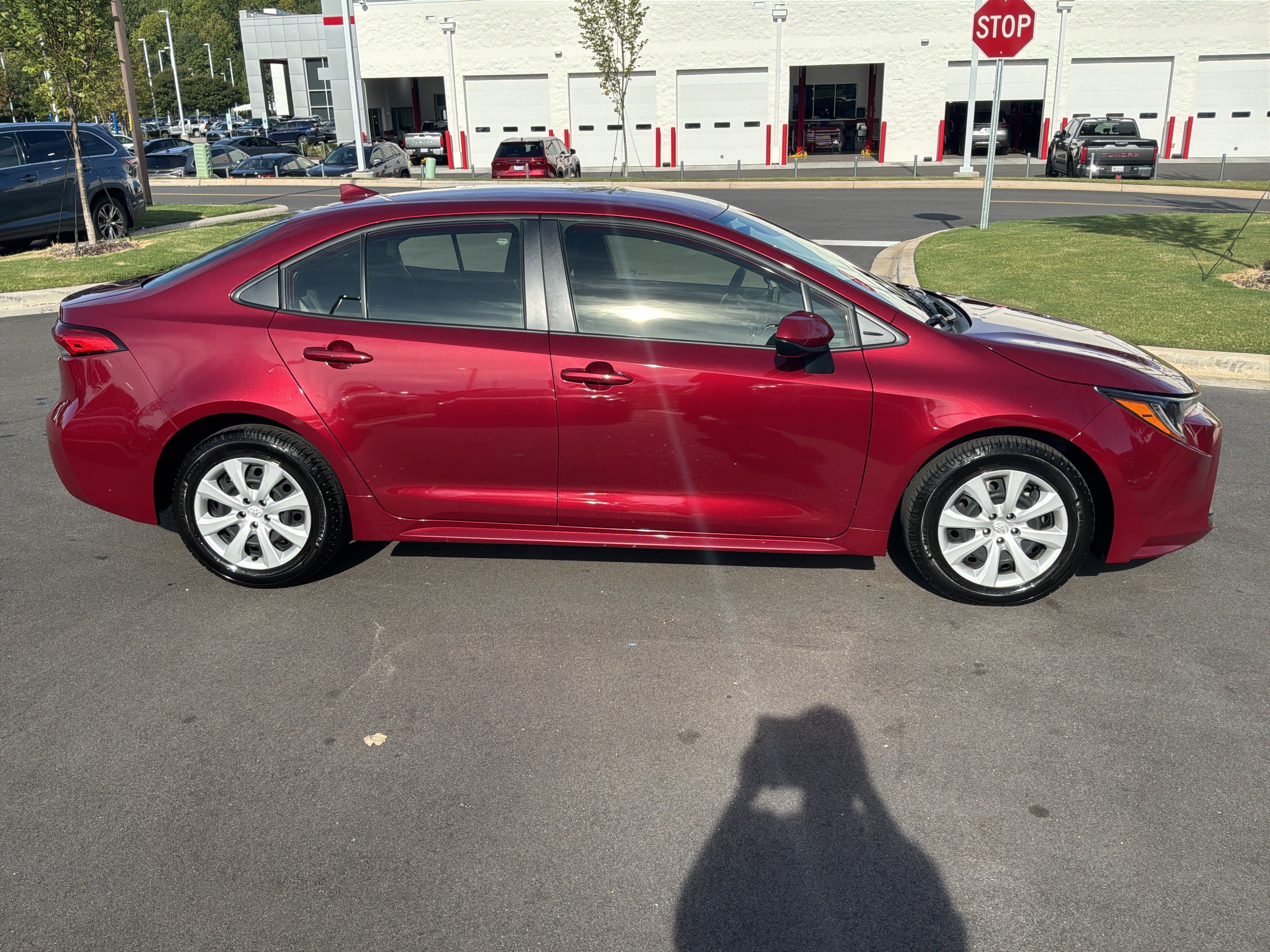 Used 2023 Toyota Corolla LE FWD image 11