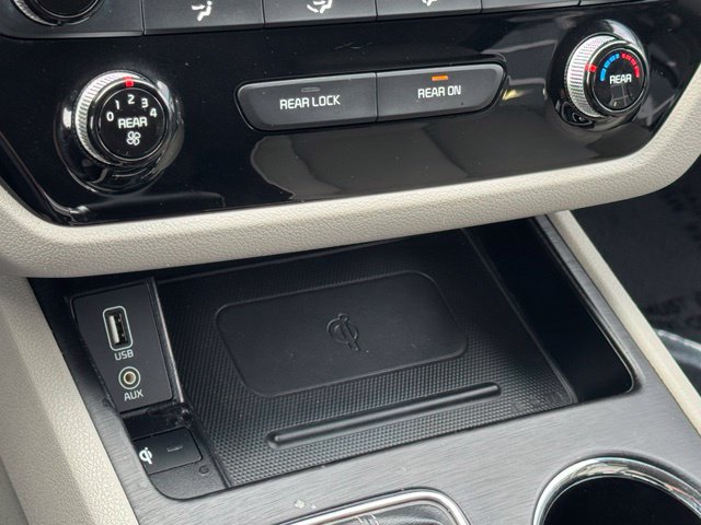 Used 2020 Kia Sedona EX FWD image 21