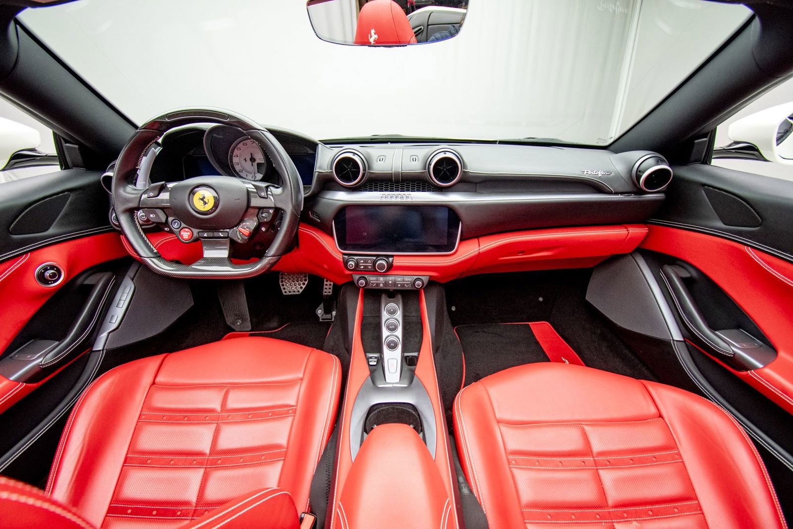 Used 2019 Ferrari Portofino RWD image 18