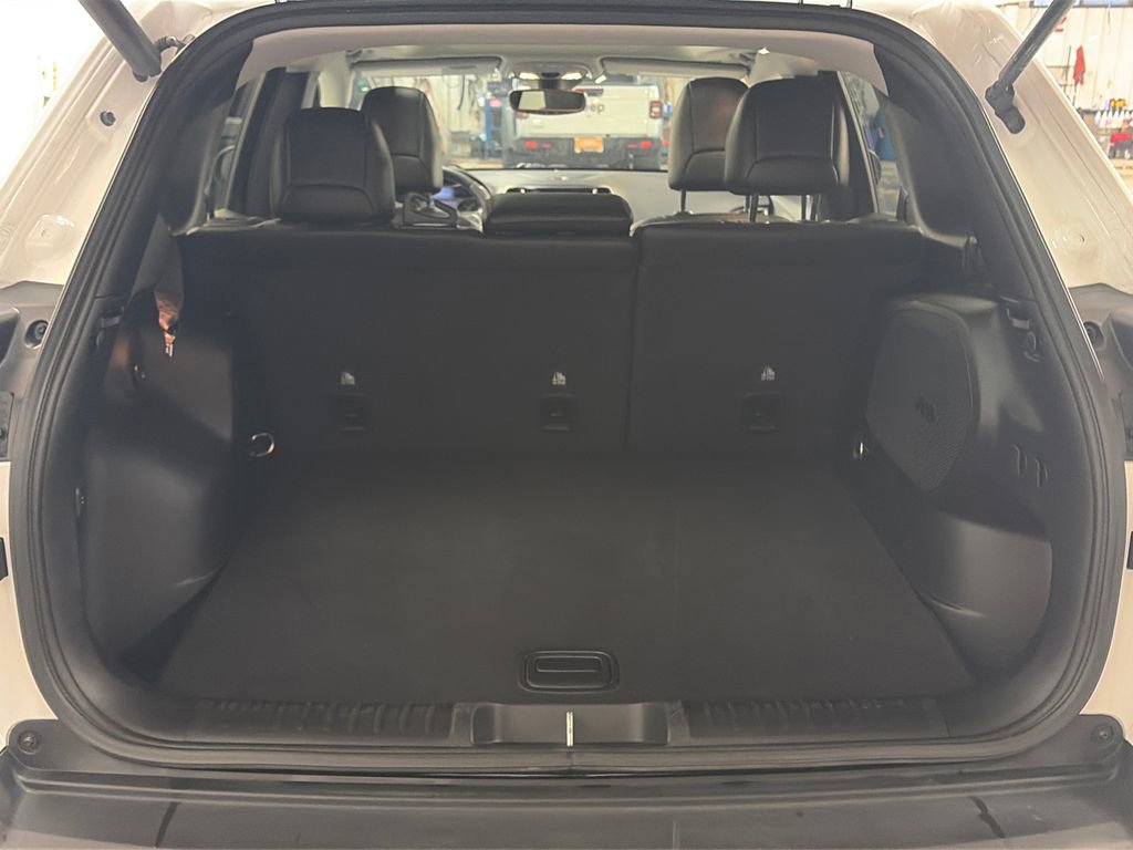 Used 2019 Jeep Cherokee Limited w/ Technology Group AWD/4WD image 27