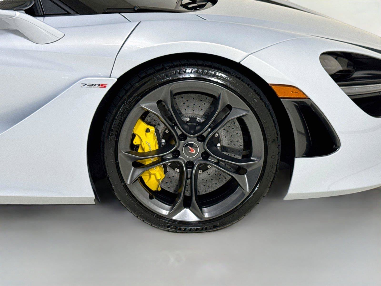 Used 2018 McLaren 720S Performance RWD image 33