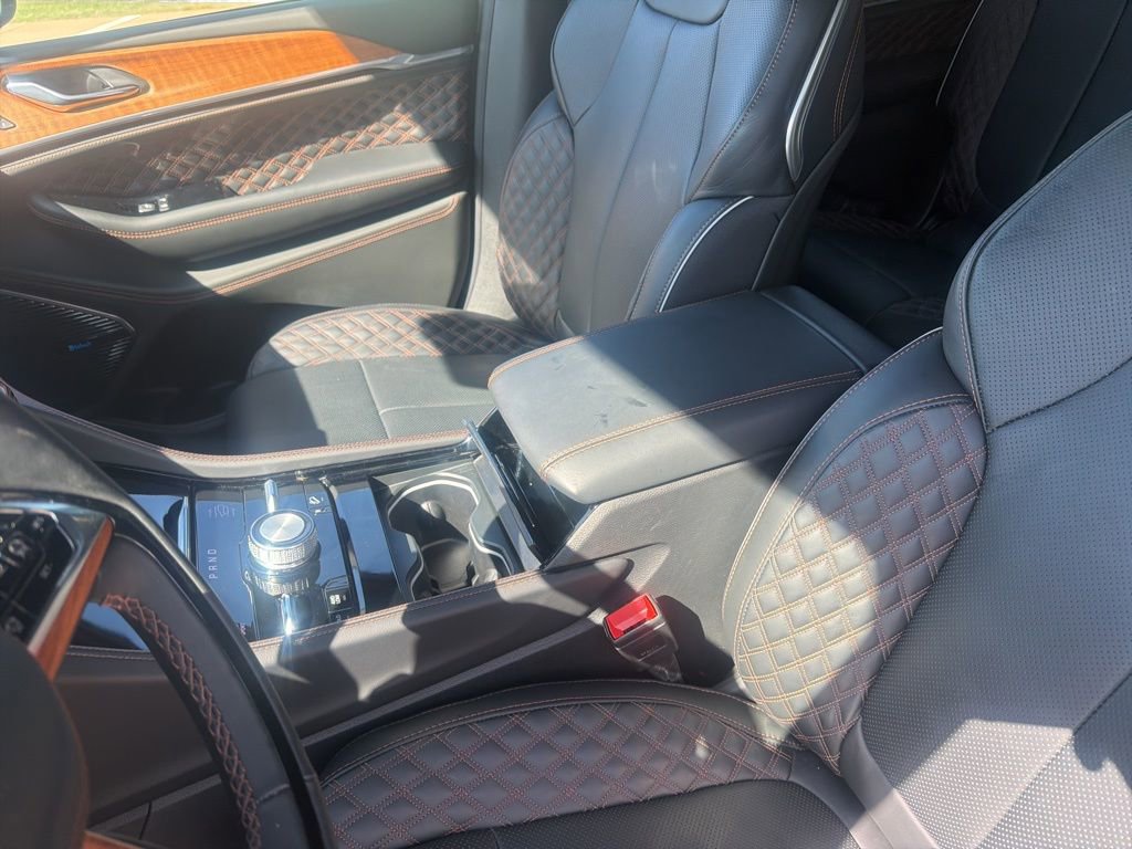 Used 2024 Jeep Grand Cherokee L Summit AWD/4WD image 12