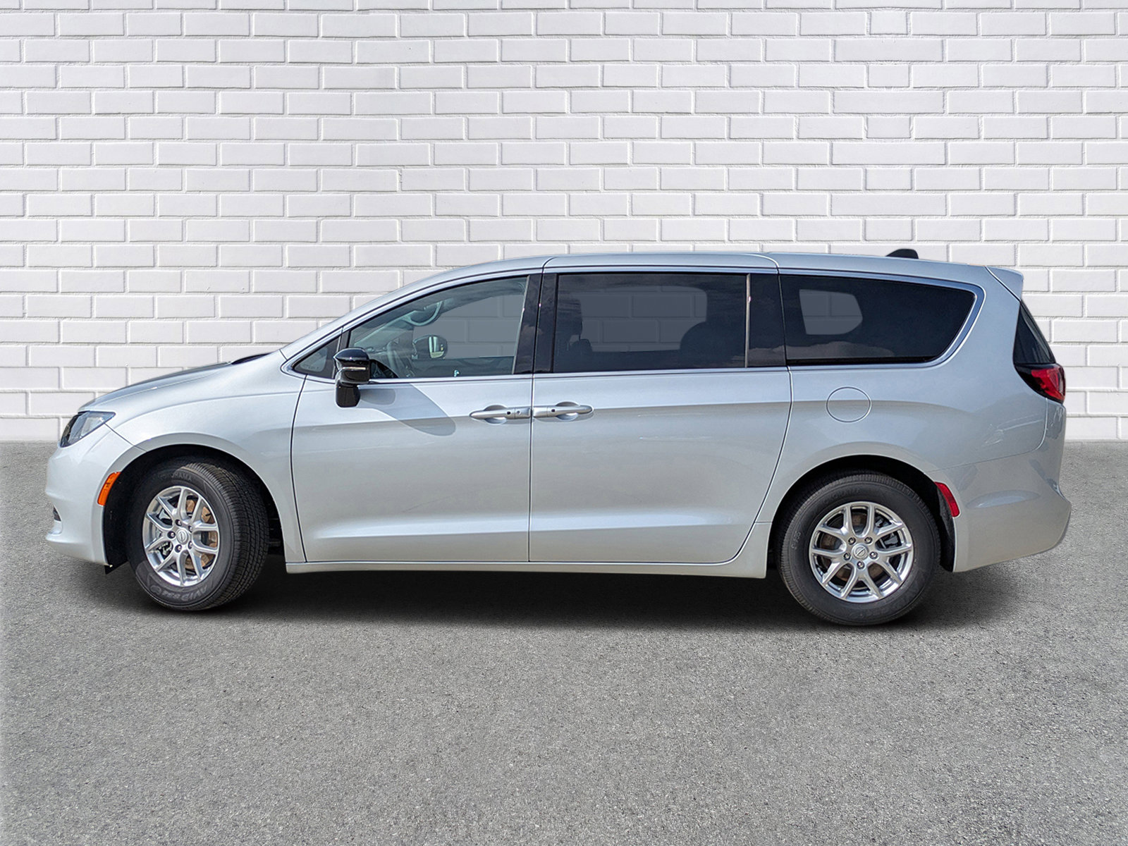New 2026 Chrysler Voyager LX image 2