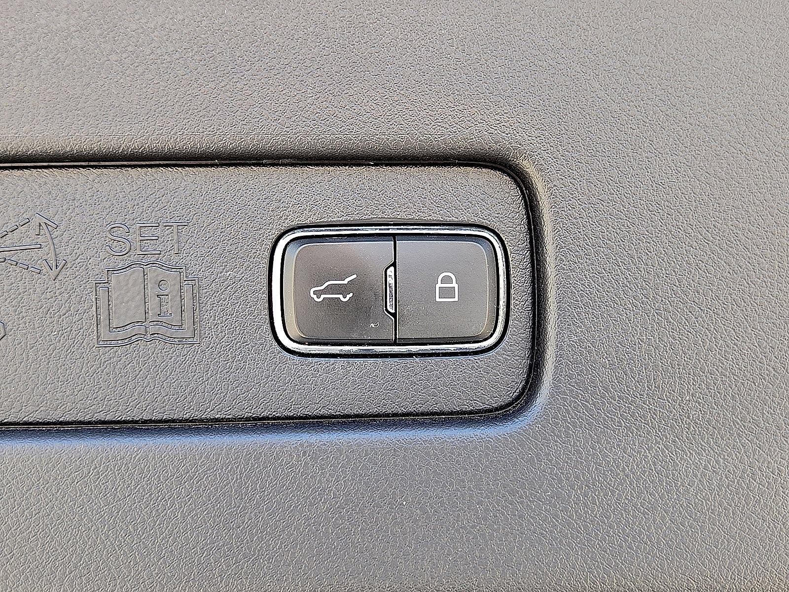 Used 2020 Lincoln Aviator Grand Touring w/ Equipment Group 302A AWD/4WD image 13
