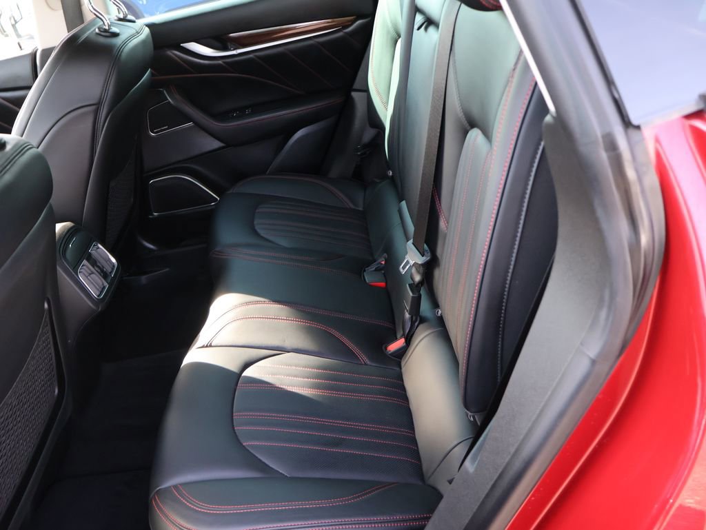 Used 2020 Maserati Levante GranLusso image 17