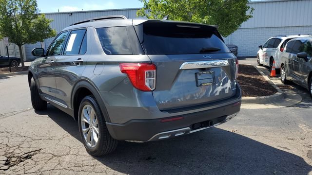 Used 2023 Ford Explorer XLT w/ Equipment Group 202A AWD/4WD image 2