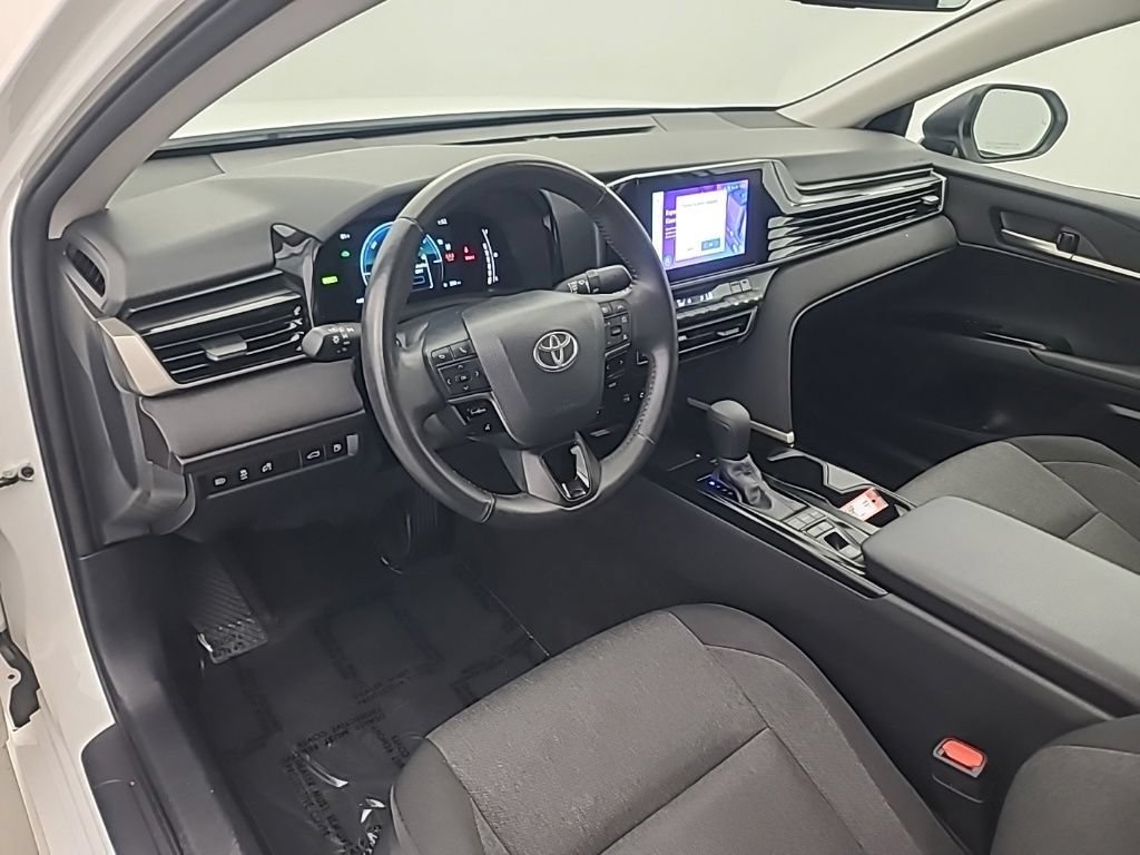 Used 2025 Toyota Camry LE AWD/4WD image 24