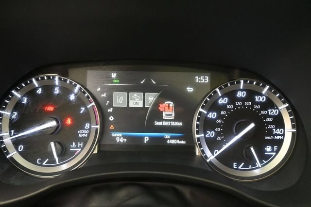 Used 2022 Toyota Highlander XLE AWD/4WD image 9