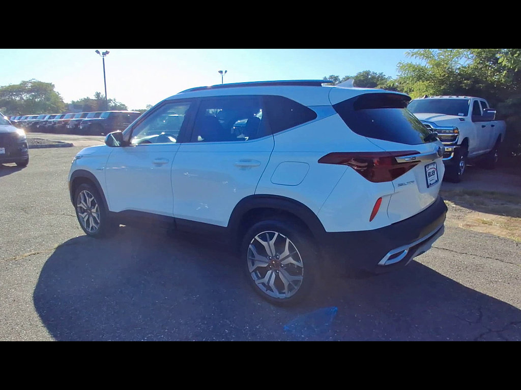Used 2021 Kia Seltos S AWD/4WD image 6