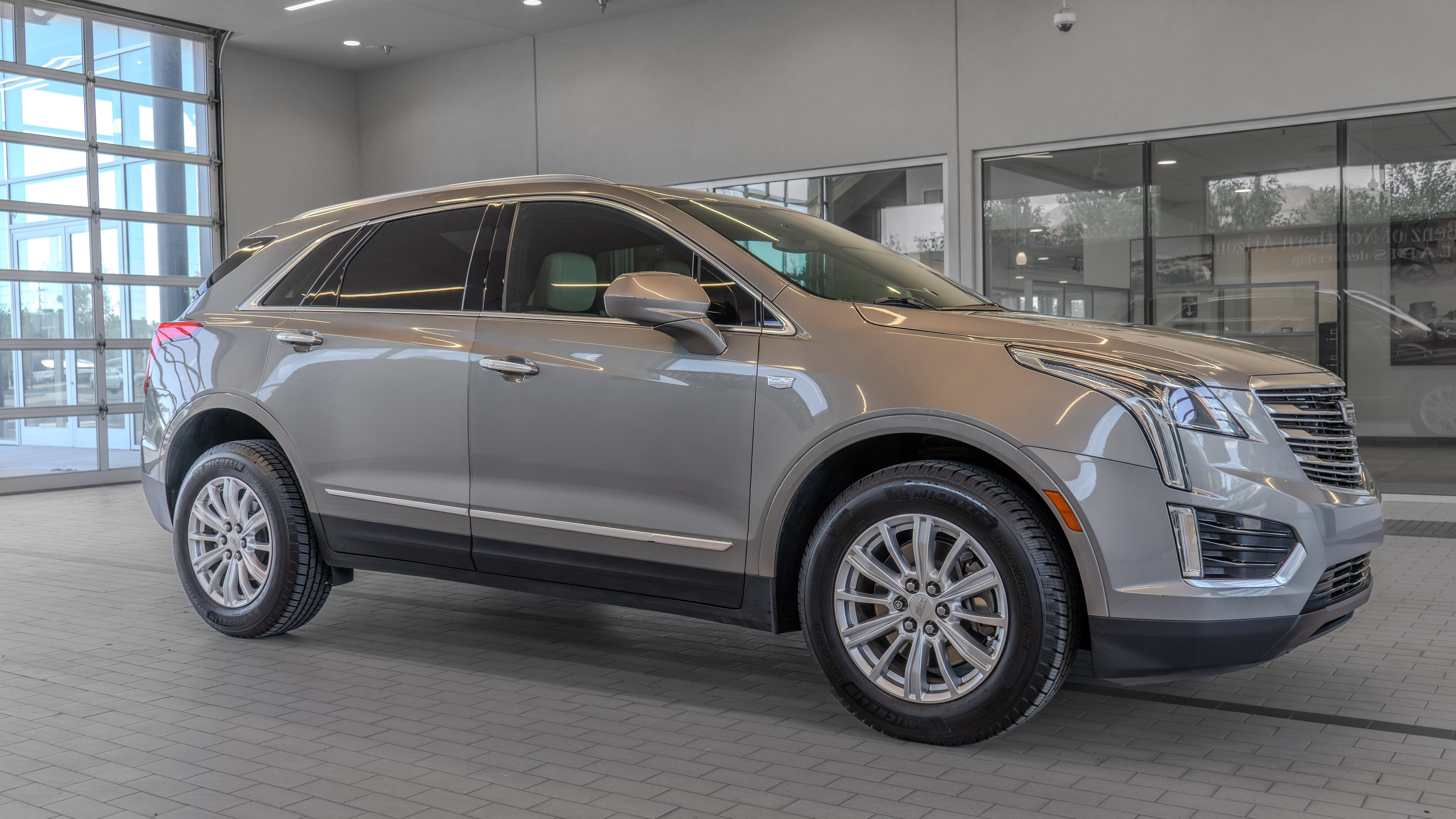 Used 2018 Cadillac XT5 FWD w/ LPO, Wheel Lock Package image 12