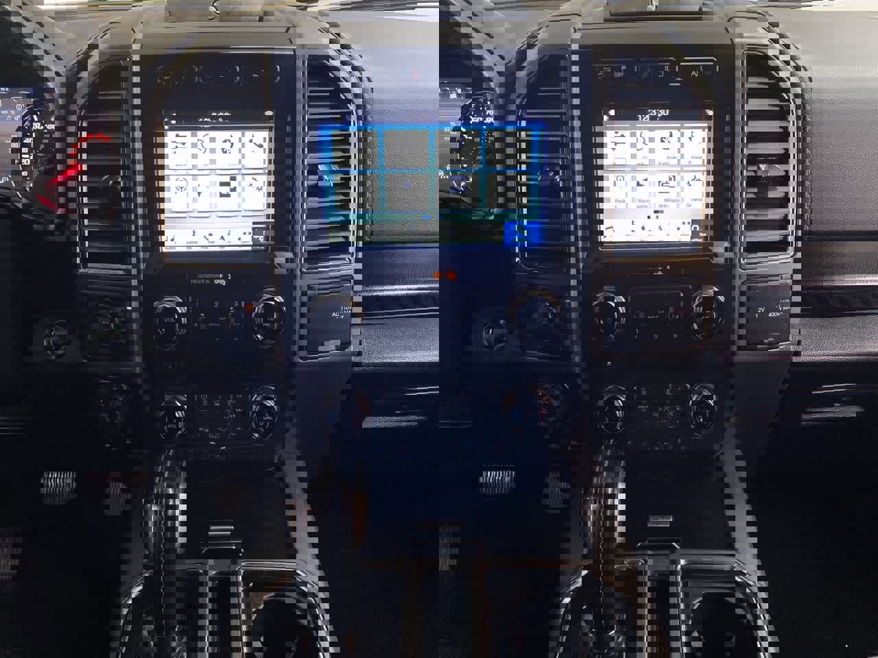 Used 2018 Ford F150 Raptor w/ Equipment Group 802A Luxury image 23