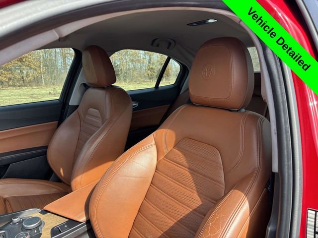 Used 2017 Alfa Romeo Giulia Ti w/ TI 19" Sport Package image 6