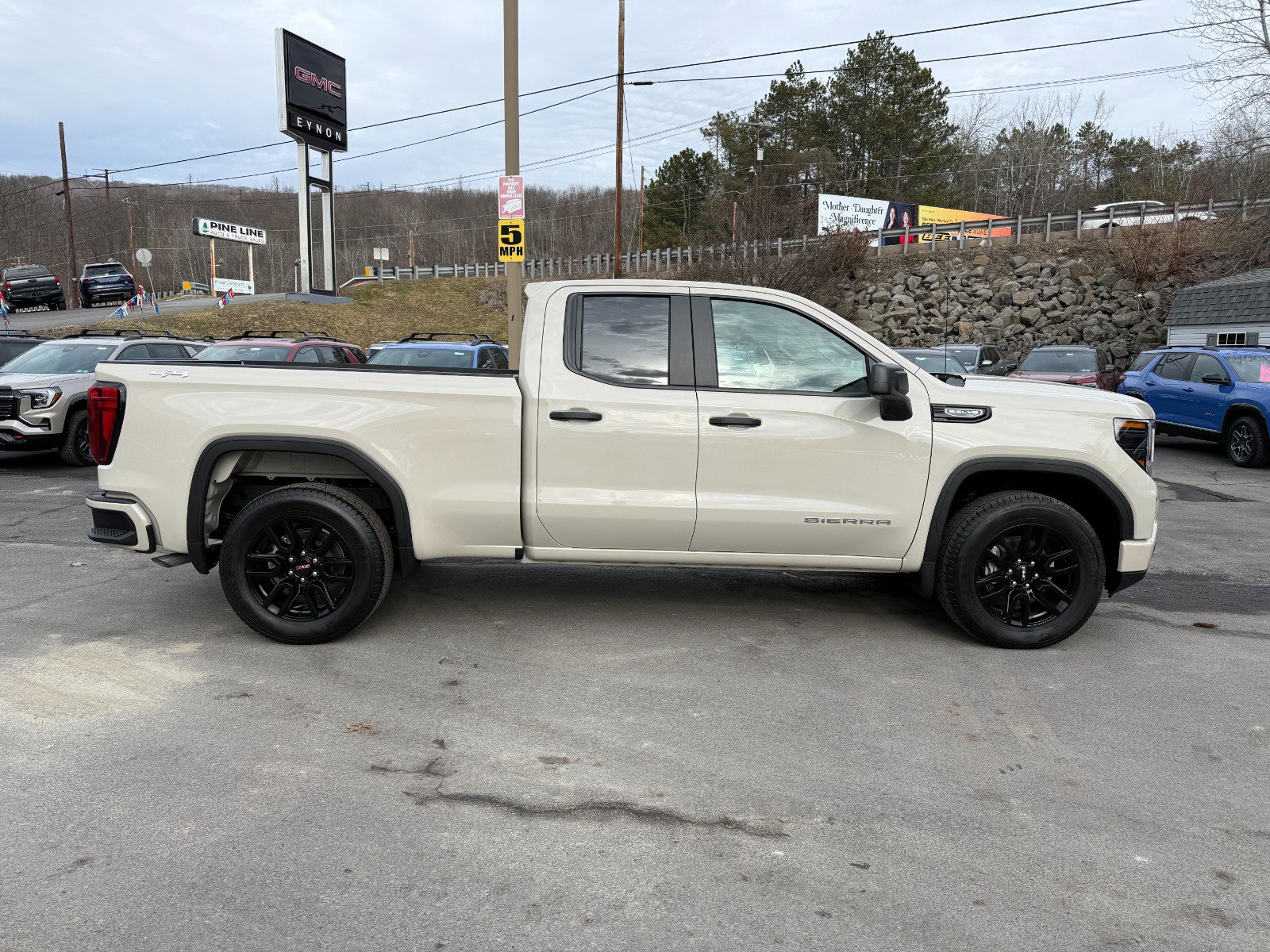 New 2026 GMC Sierra 1500 Pro w/ Graphite Edition AWD/4WD image 6