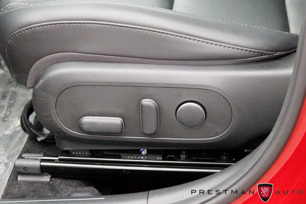 Used 2025 Hyundai Kona Limited AWD/4WD image 24