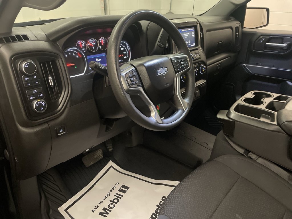 Used 2021 Chevrolet Silverado 1500 Custom Trail Boss w/ Midnight Edition AWD/4WD image 4