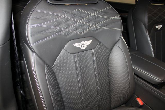 Used 2023 Bentley Bentayga Extended Wheelbase image 48