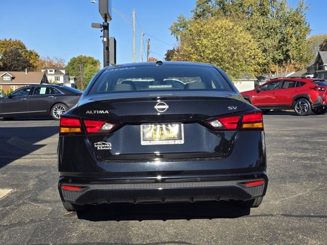 Used 2024 Nissan Altima 2.5 SV image 6