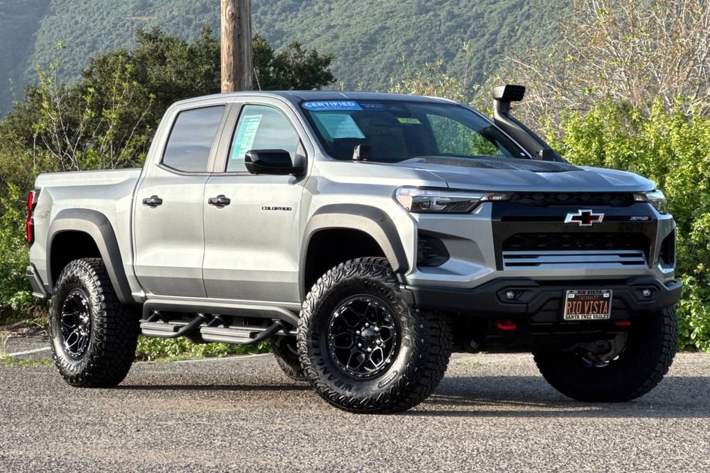 Used 2024 Chevrolet Colorado ZR2 w/ ZR2 Bison Edition AWD/4WD image 2