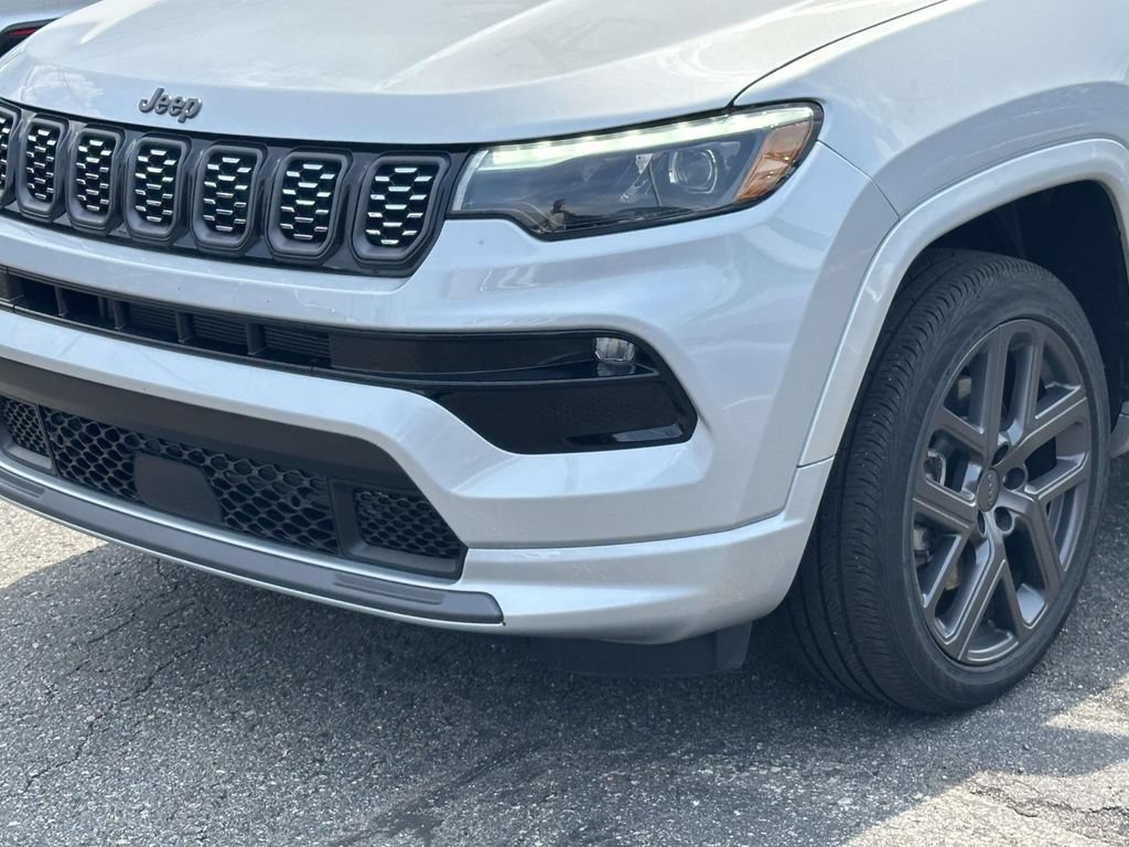 Used 2024 Jeep Compass Limited w/ High Altitude Package AWD/4WD image 8