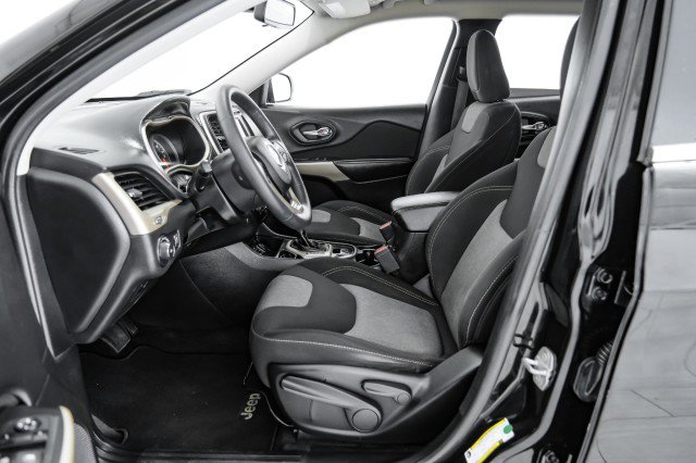 Used 2018 Jeep Cherokee Latitude FWD image 27