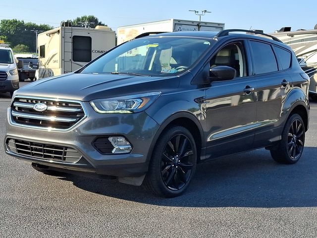 Used 2017 Ford Escape SE w/ Equipment Group 201A AWD/4WD image 6