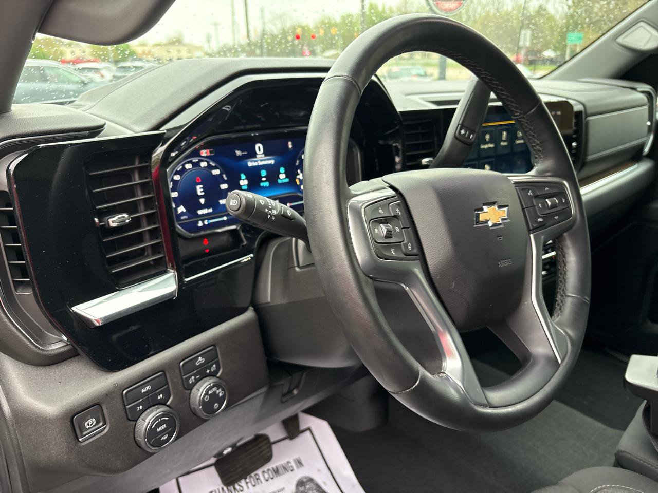 Used 2024 Chevrolet Silverado 1500 LT AWD/4WD image 8