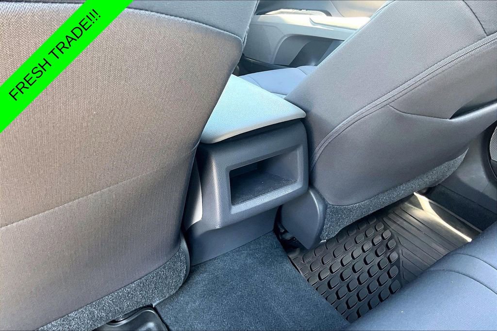 Used 2020 Toyota Camry LE FWD image 10